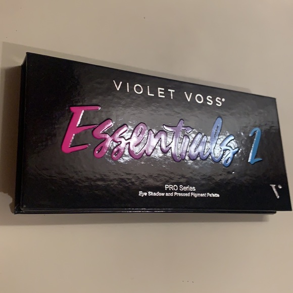 Violet Voss Essentials 2 Pro Series Palette - Picture 2 of 5